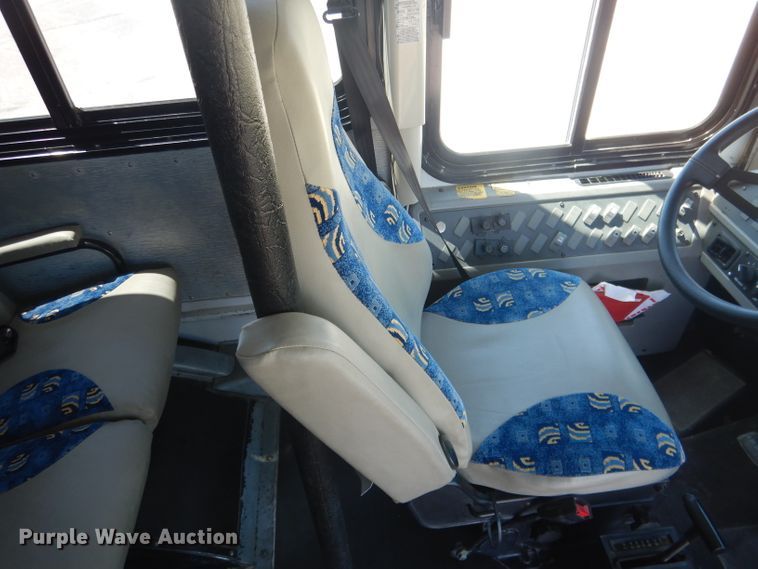 image for item DG5969 2002 Thomas Built Saf-T-Liner MVP ER school bus