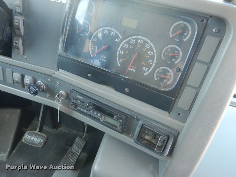 image for item DG5969 2002 Thomas Built Saf-T-Liner MVP ER school bus