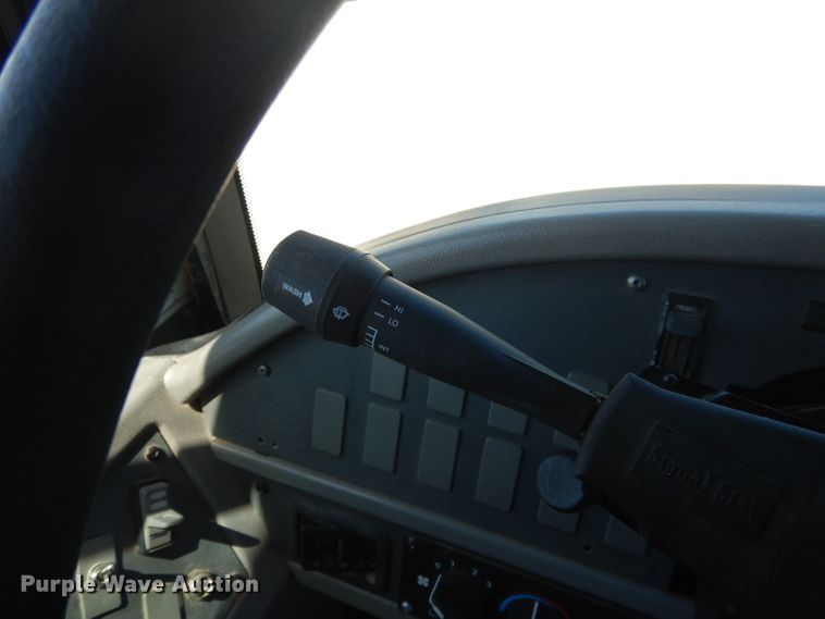 image for item DG5969 2002 Thomas Built Saf-T-Liner MVP ER school bus