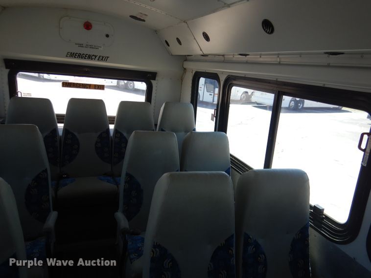 image for item DG5969 2002 Thomas Built Saf-T-Liner MVP ER school bus