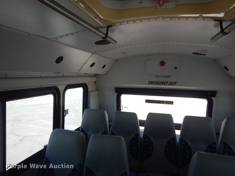 image for item DG5969 2002 Thomas Built Saf-T-Liner MVP ER school bus