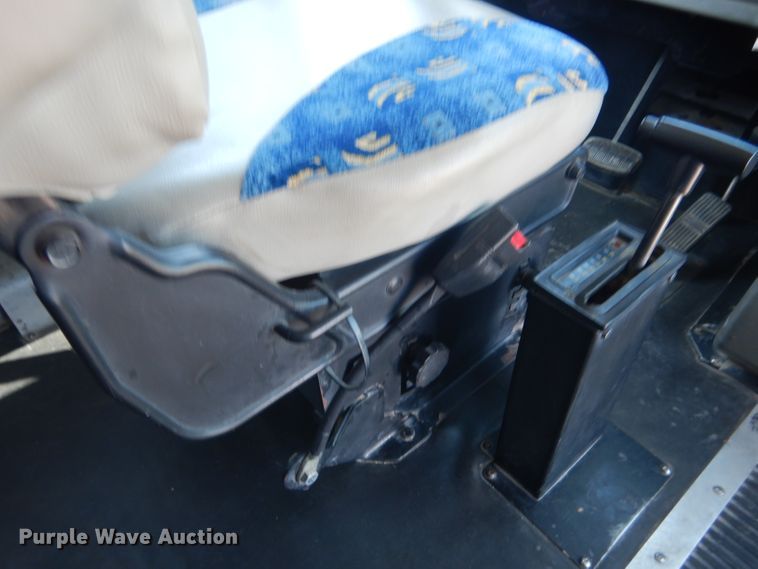 image for item DG5969 2002 Thomas Built Saf-T-Liner MVP ER school bus