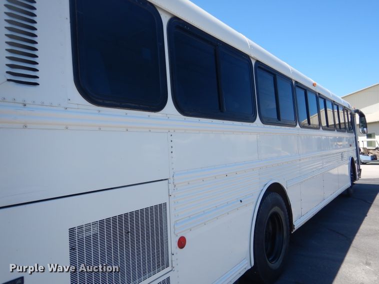 image for item DG5969 2002 Thomas Built Saf-T-Liner MVP ER school bus