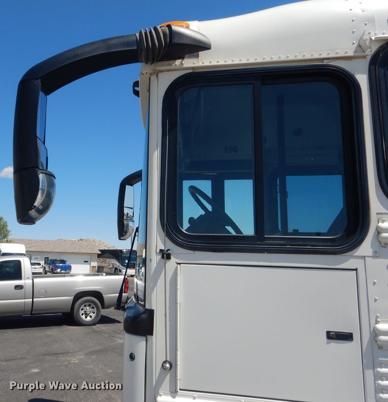 image for item DG5969 2002 Thomas Built Saf-T-Liner MVP ER school bus