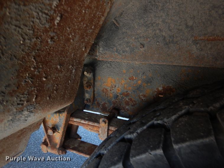 image for item DG5969 2002 Thomas Built Saf-T-Liner MVP ER school bus