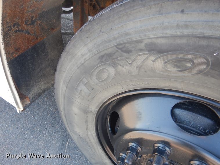 image for item DG5969 2002 Thomas Built Saf-T-Liner MVP ER school bus