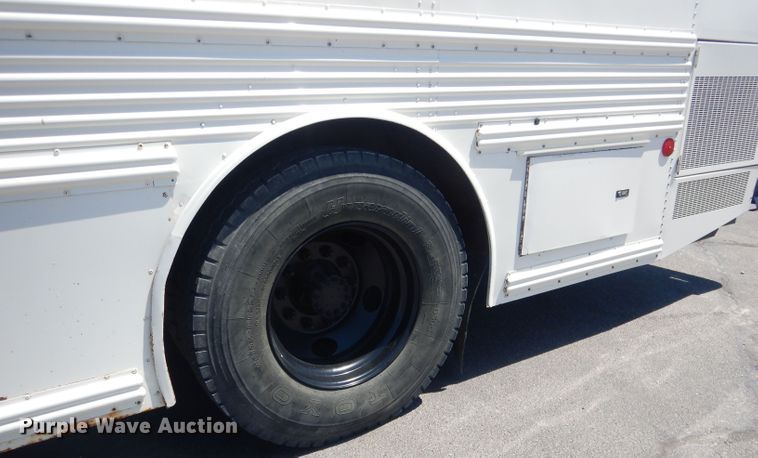 image for item DG5969 2002 Thomas Built Saf-T-Liner MVP ER school bus