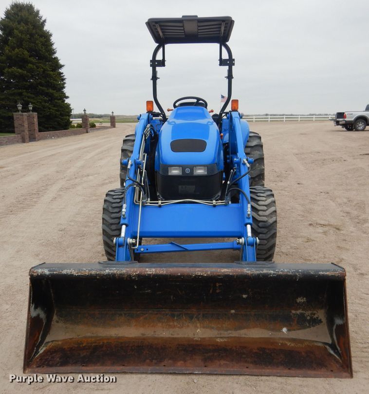 image for item DG5972 2003 New Holland TC35S MFWD tractor