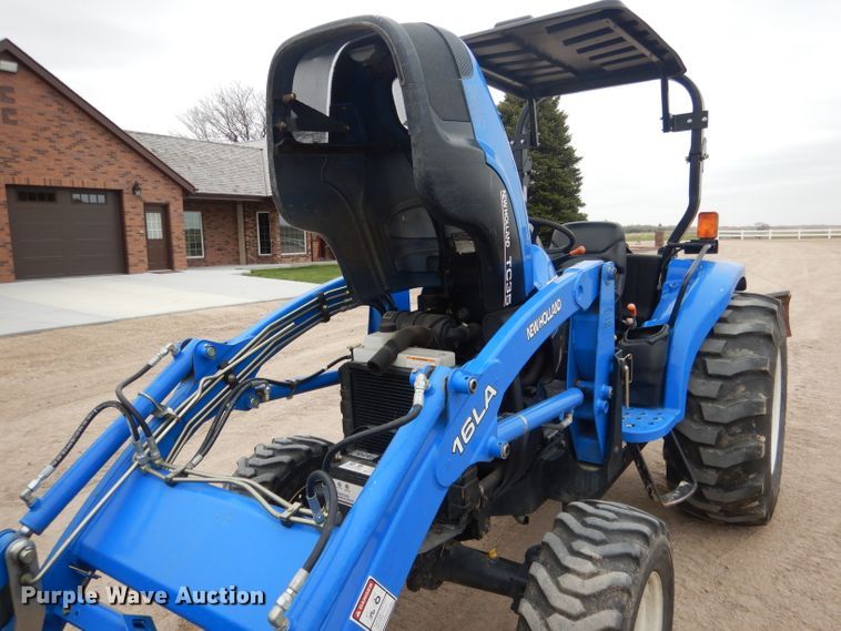 image for item DG5972 2003 New Holland TC35S MFWD tractor