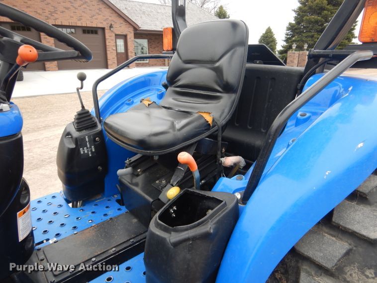 image for item DG5972 2003 New Holland TC35S MFWD tractor