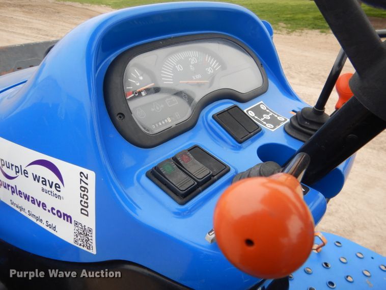 image for item DG5972 2003 New Holland TC35S MFWD tractor