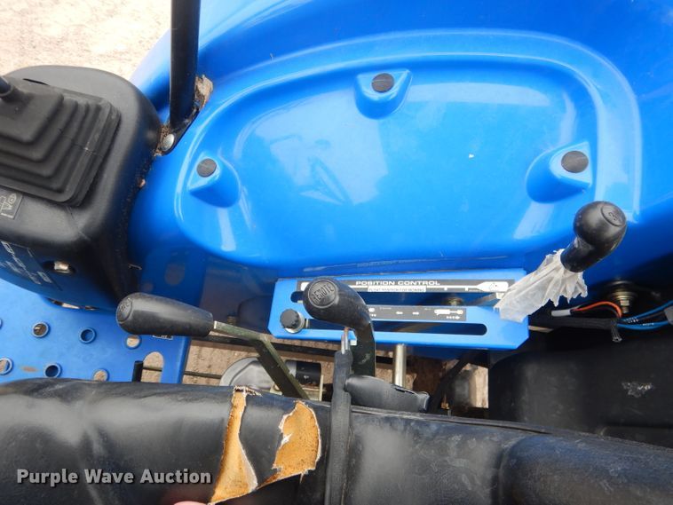image for item DG5972 2003 New Holland TC35S MFWD tractor