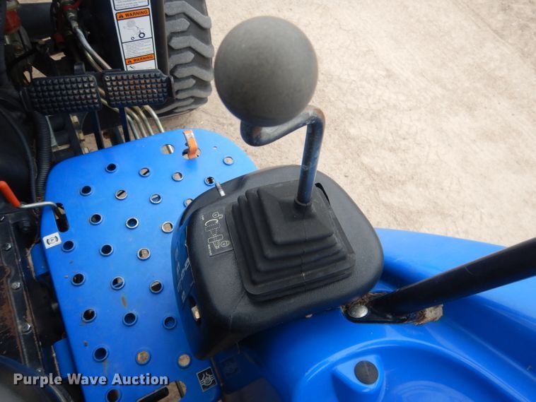 image for item DG5972 2003 New Holland TC35S MFWD tractor