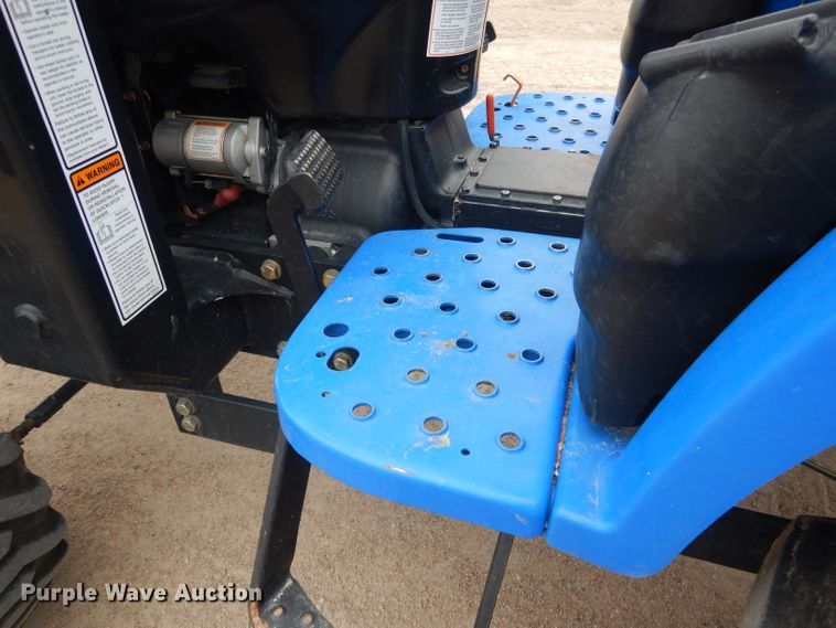 image for item DG5972 2003 New Holland TC35S MFWD tractor