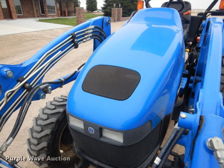 image for item DG5972 2003 New Holland TC35S MFWD tractor