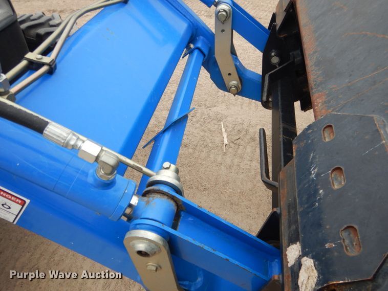 image for item DG5972 2003 New Holland TC35S MFWD tractor