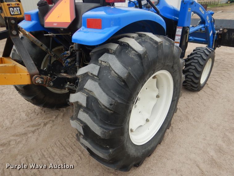 image for item DG5972 2003 New Holland TC35S MFWD tractor