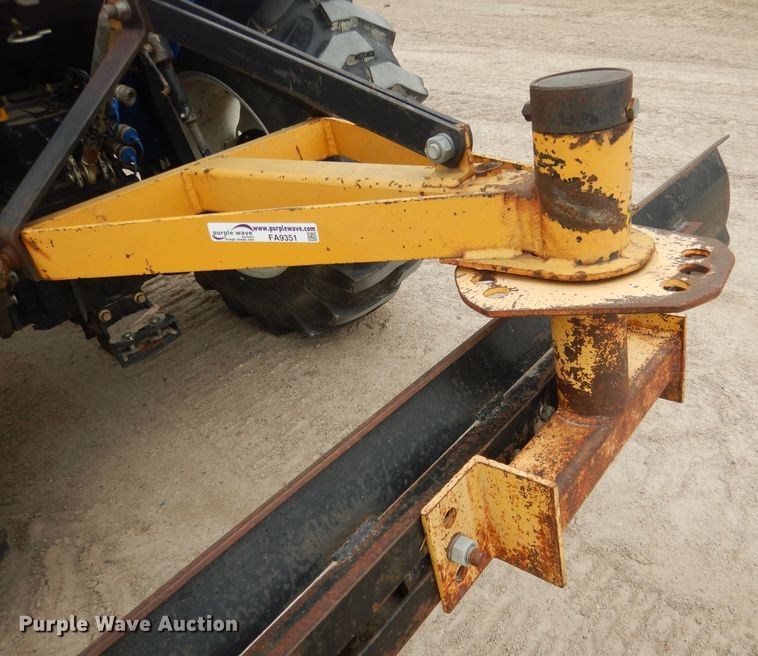 image for item DG5972 2003 New Holland TC35S MFWD tractor