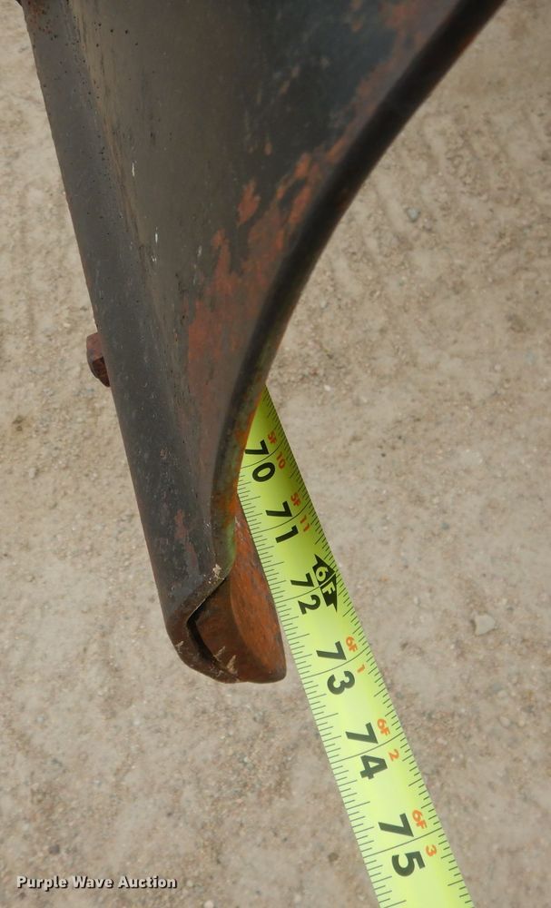 image for item DG5972 2003 New Holland TC35S MFWD tractor