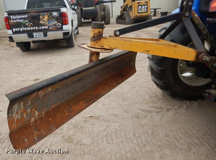 image for item DG5972 2003 New Holland TC35S MFWD tractor