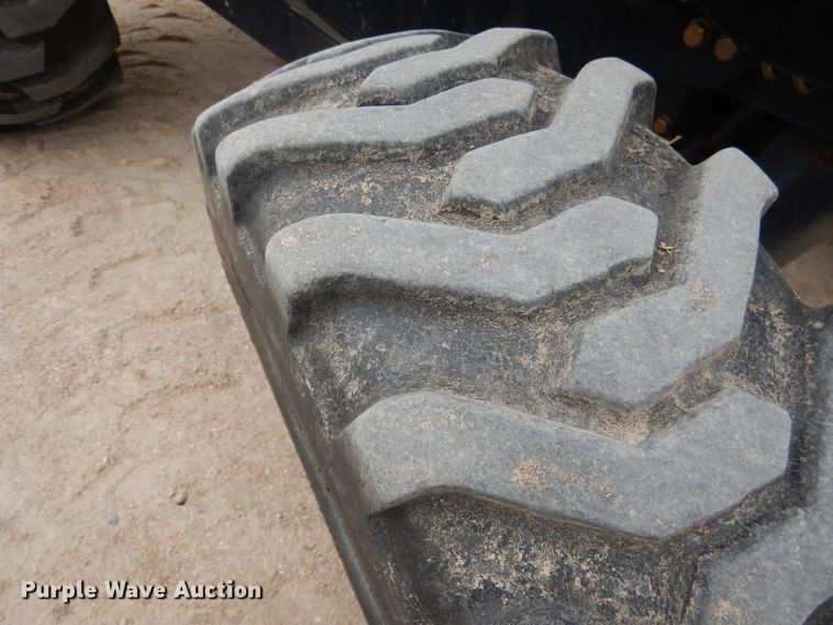 image for item DG5972 2003 New Holland TC35S MFWD tractor