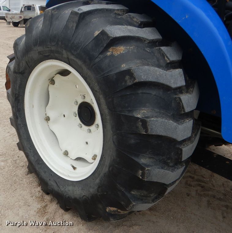 image for item DG5972 2003 New Holland TC35S MFWD tractor