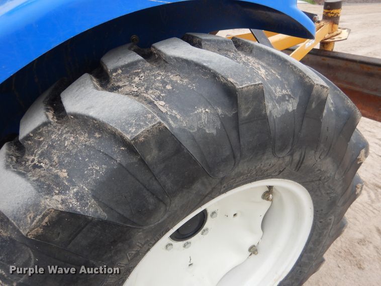 image for item DG5972 2003 New Holland TC35S MFWD tractor