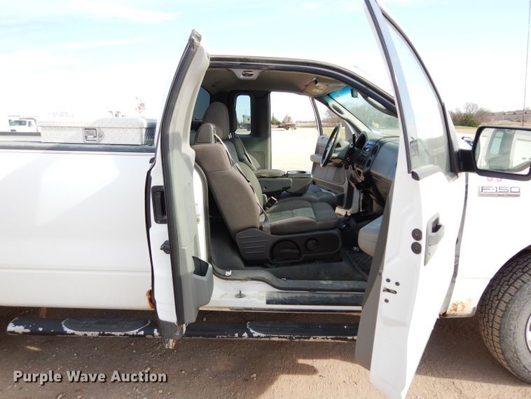 image for item DG6406 2004 Ford F150  pickup truck