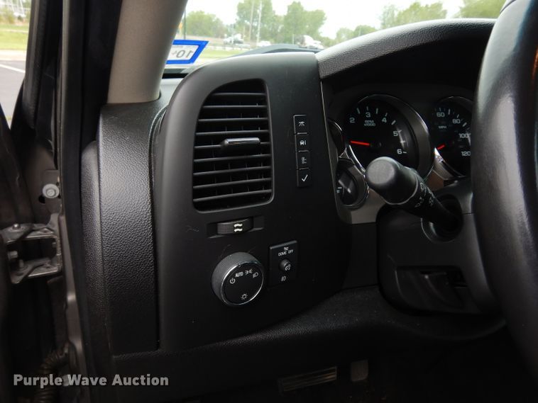 image for item DG6496 2012 Chevrolet Silverado 1500  Crew Cab pickup truck