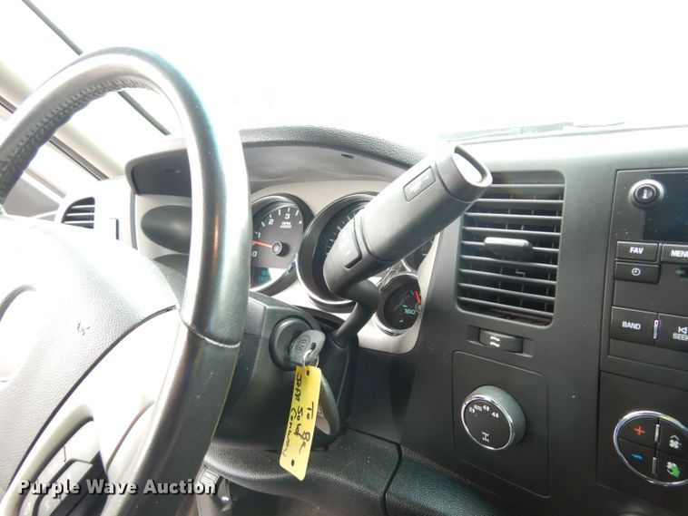 image for item DG6496 2012 Chevrolet Silverado 1500  Crew Cab pickup truck