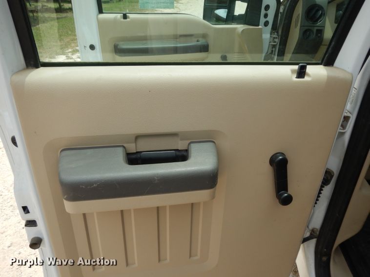 image for item DG6778 2008 Ford F350 Super Duty  Crew Cab pickup truck