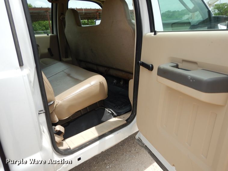 image for item DG6778 2008 Ford F350 Super Duty  Crew Cab pickup truck