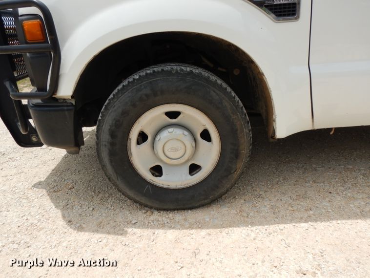 image for item DG6778 2008 Ford F350 Super Duty  Crew Cab pickup truck