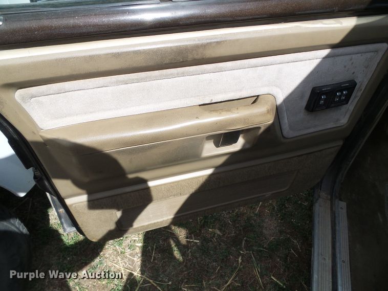 image for item DH4887 1990 Dodge D150  pickup truck