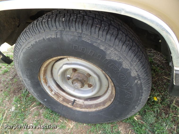 image for item DH4887 1990 Dodge D150  pickup truck