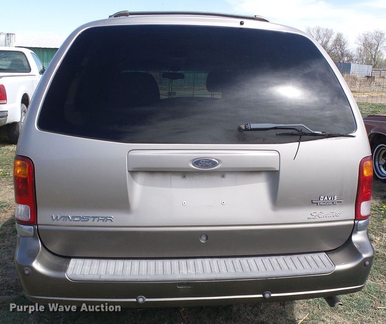 image for item DH4889 2002 Ford Windstar Limited  van