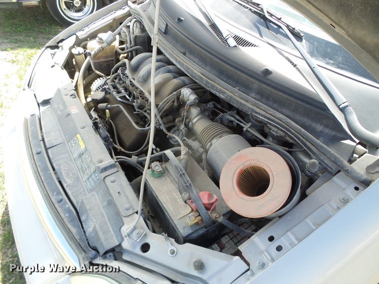 image for item DH4889 2002 Ford Windstar Limited  van