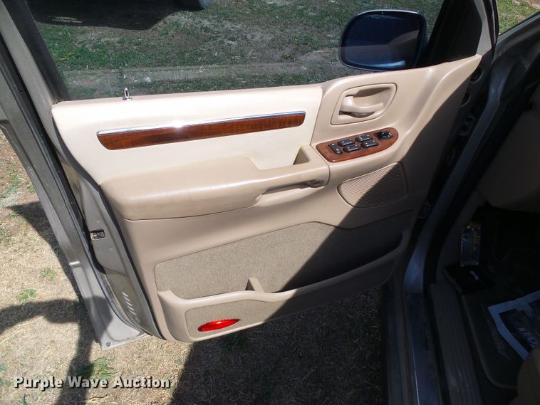 image for item DH4889 2002 Ford Windstar Limited  van