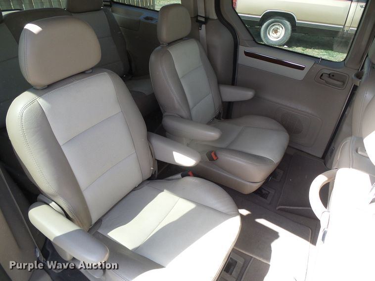 image for item DH4889 2002 Ford Windstar Limited  van