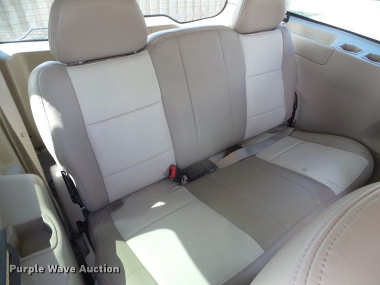 image for item DH4889 2002 Ford Windstar Limited  van