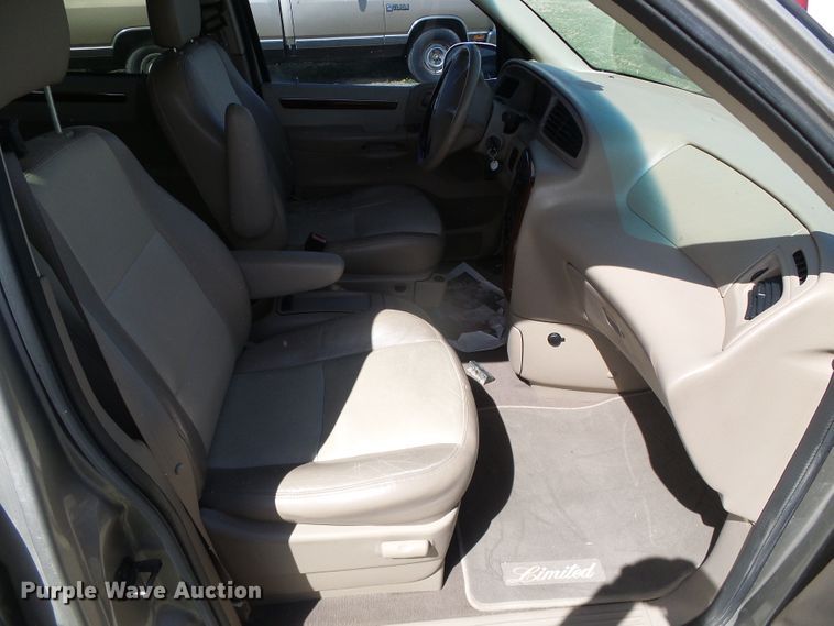 image for item DH4889 2002 Ford Windstar Limited  van