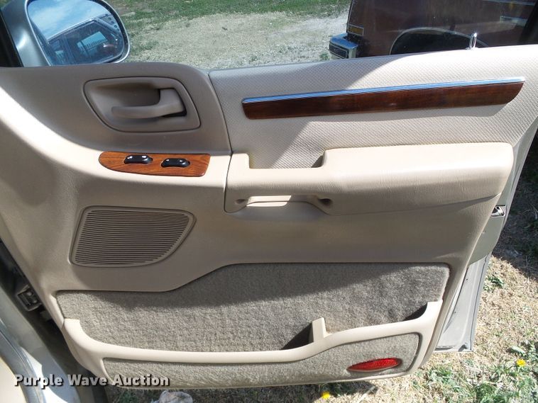 image for item DH4889 2002 Ford Windstar Limited  van