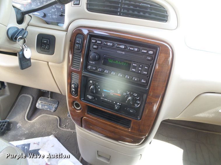 image for item DH4889 2002 Ford Windstar Limited  van