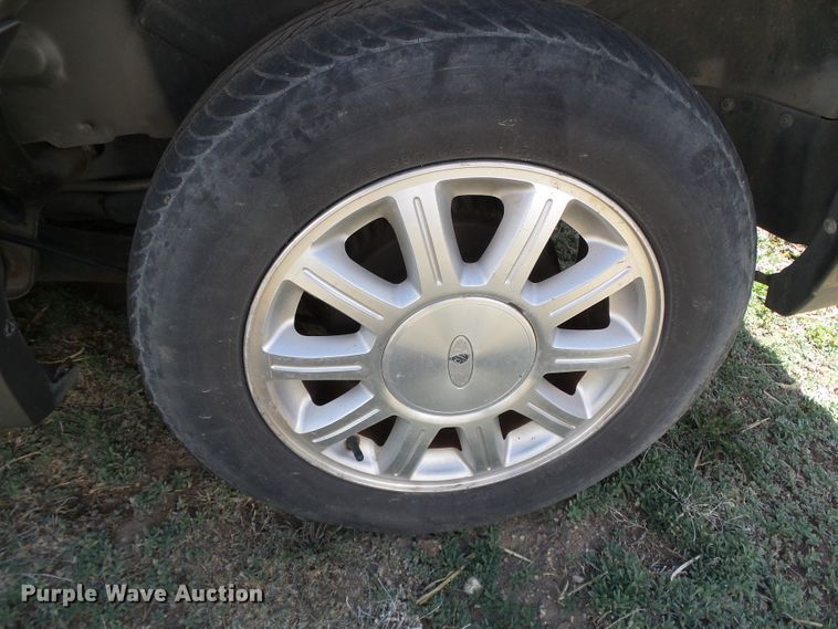 image for item DH4889 2002 Ford Windstar Limited  van