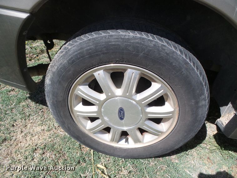 image for item DH4889 2002 Ford Windstar Limited  van