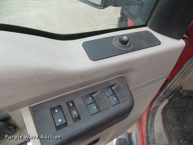 image for item DH4920 2010 Ford F250 Super Duty XL  Crew Cab pickup truck