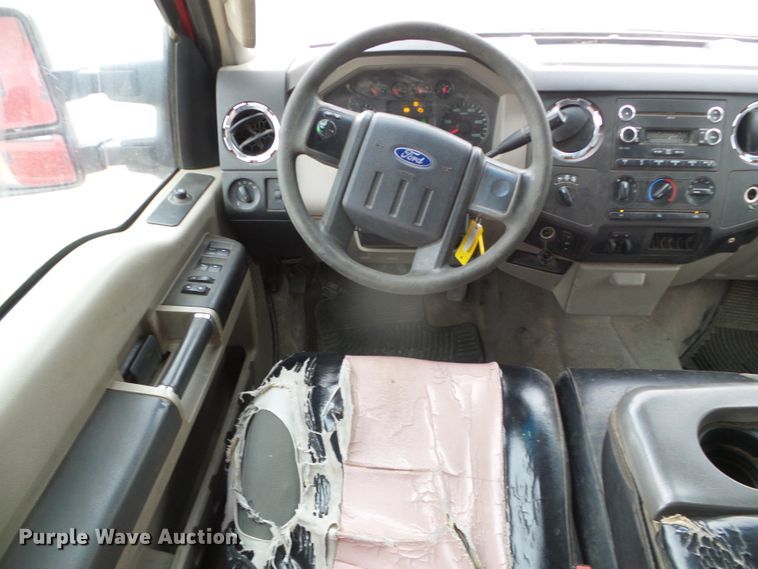 image for item DH4920 2010 Ford F250 Super Duty XL  Crew Cab pickup truck