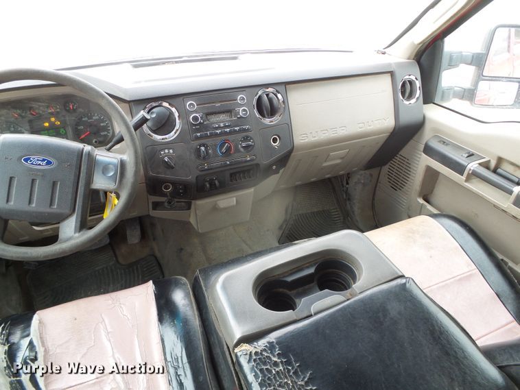 image for item DH4920 2010 Ford F250 Super Duty XL  Crew Cab pickup truck