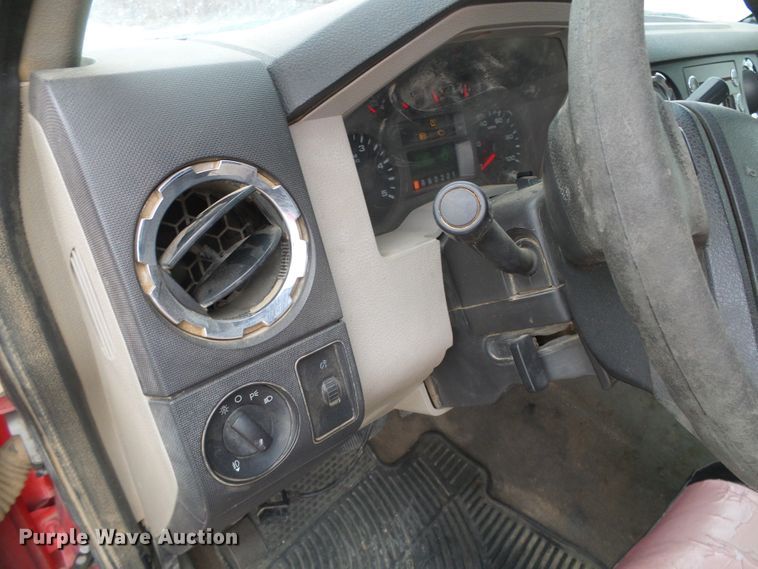 image for item DH4920 2010 Ford F250 Super Duty XL  Crew Cab pickup truck