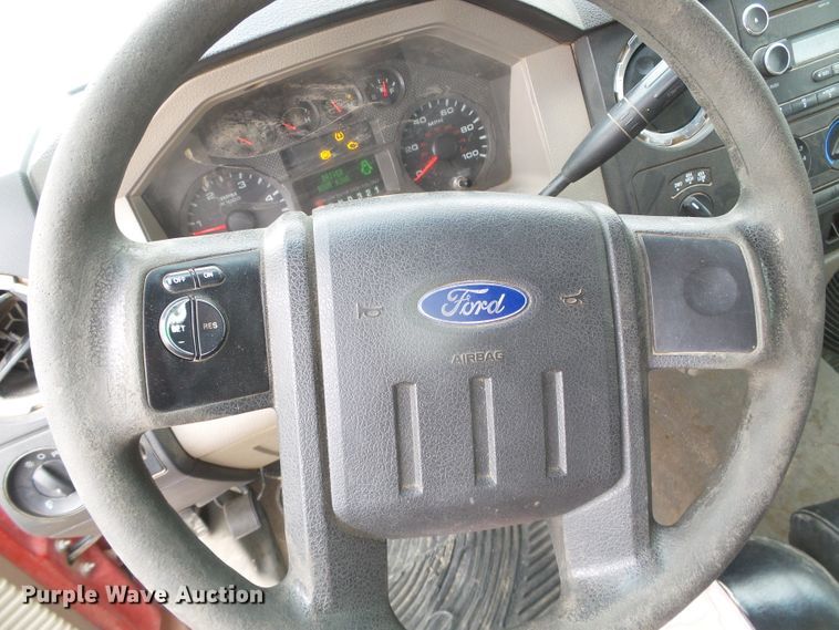 image for item DH4920 2010 Ford F250 Super Duty XL  Crew Cab pickup truck